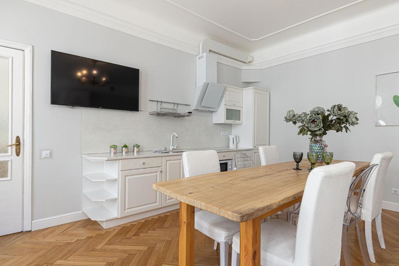 Modern History Apartment Tallinn Eksteriør bilde