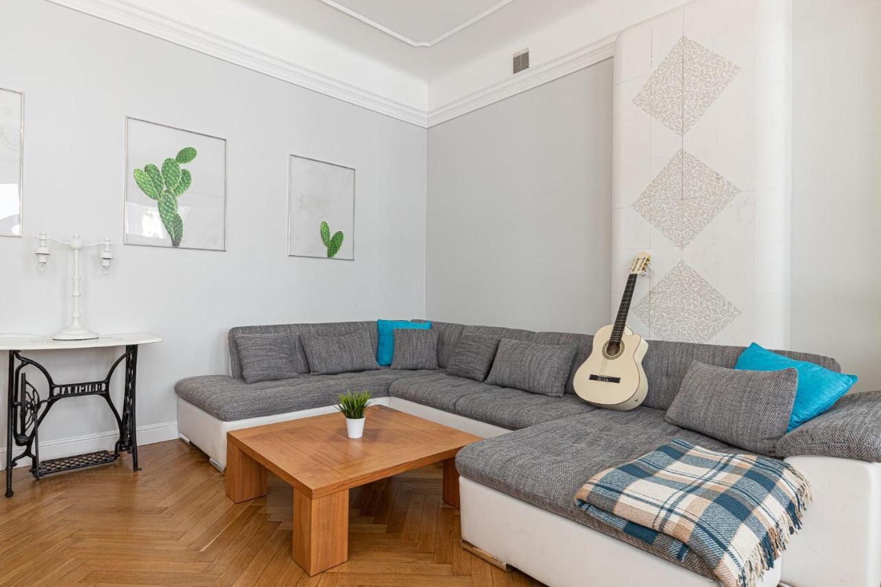 Modern History Apartment Tallinn Eksteriør bilde